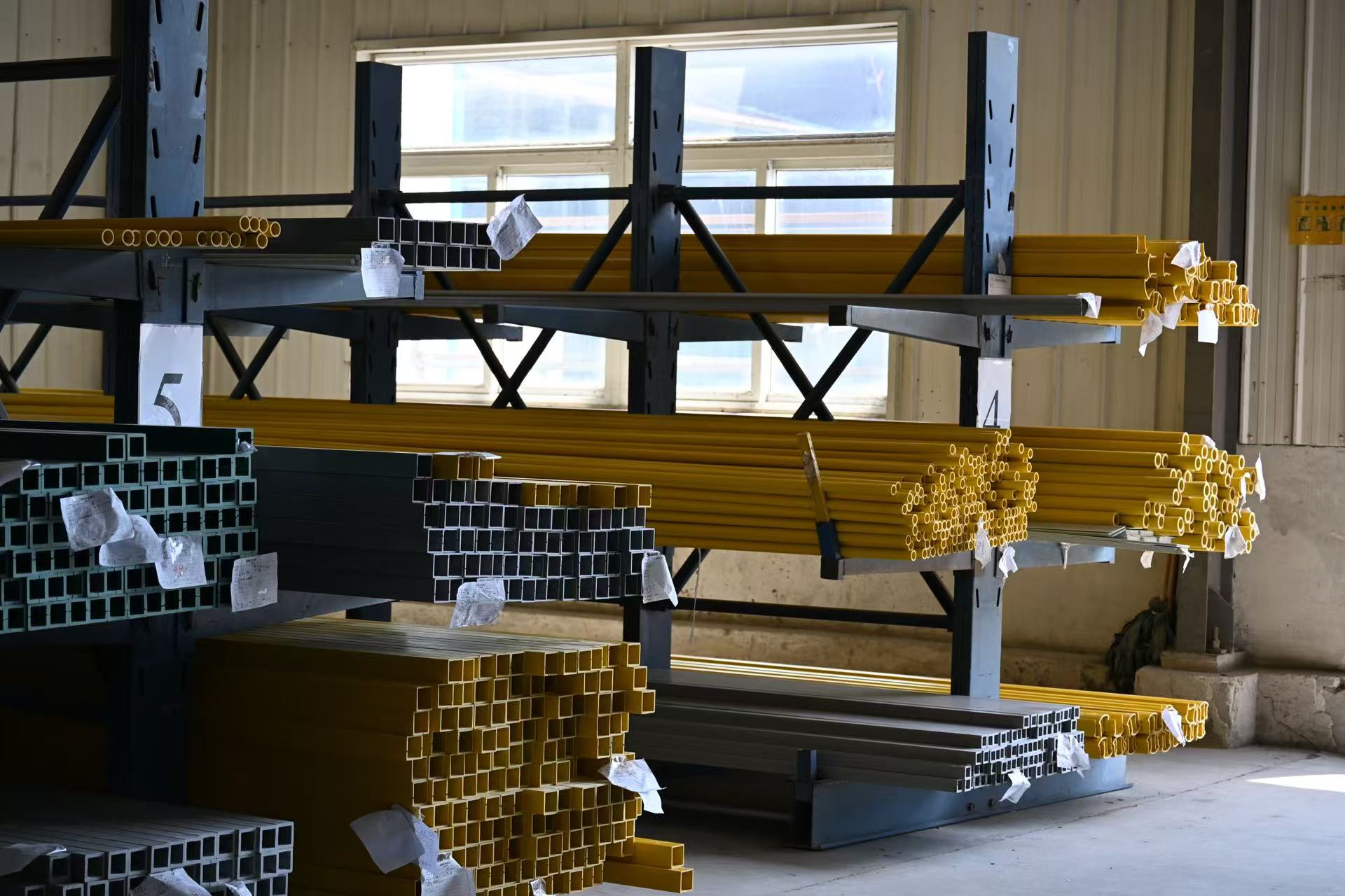 Tres tipos de perfiles de fibra de vidrio de resina: diferencias de rendimiento, análisis de ventajas y adaptación de aplicaciones